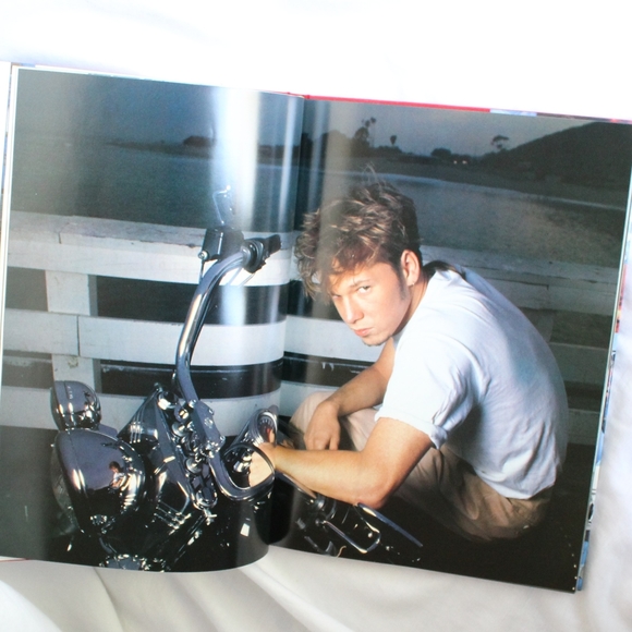 RARE NKOTB HARDCOVER BOOK by Lynn Goldsmith - Picture 8 of 12